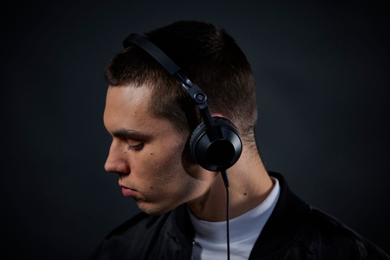 DJ Headphones That Weigh No More Than Your Cap