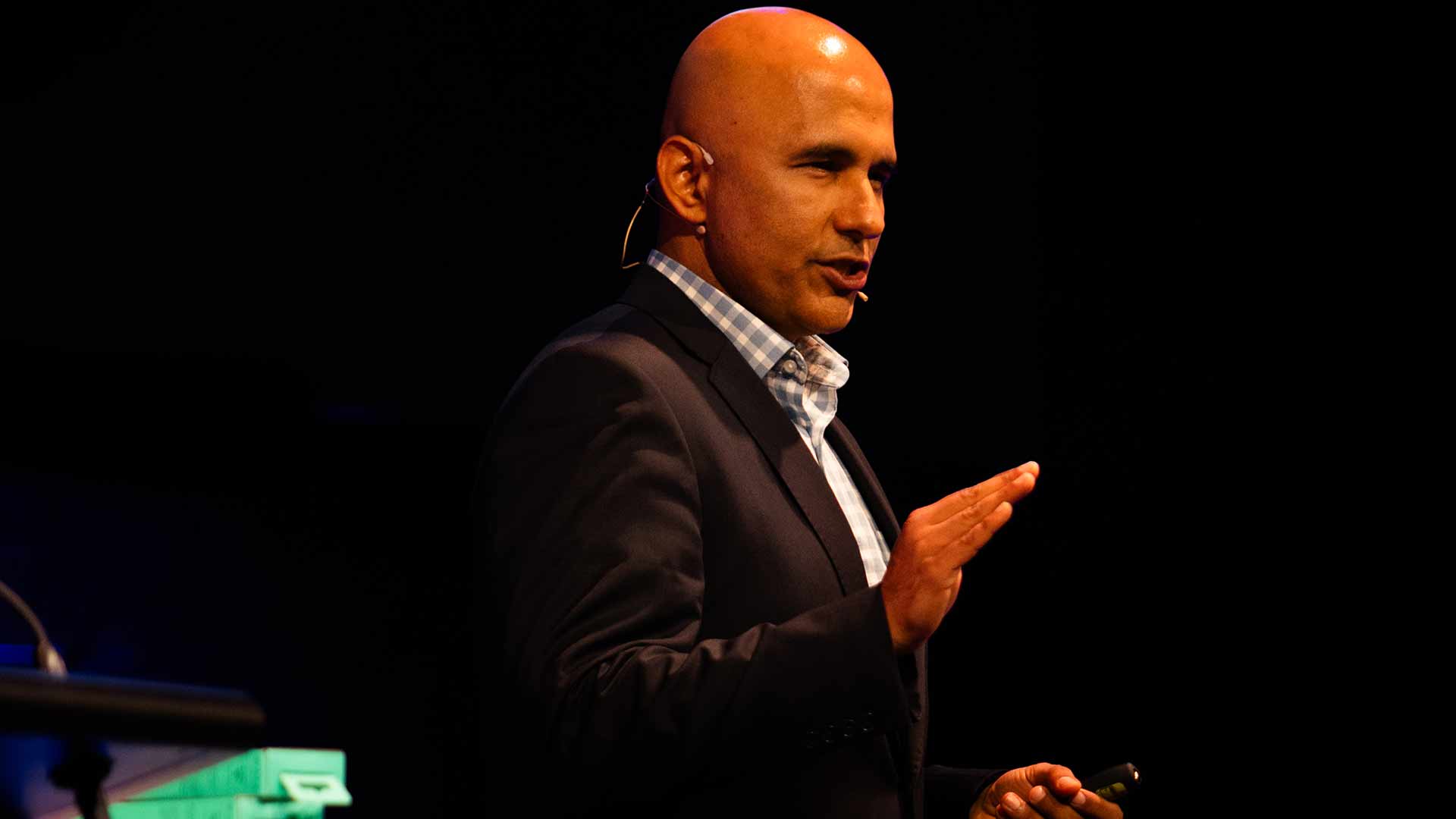 How to Use AI to Rethink Business
