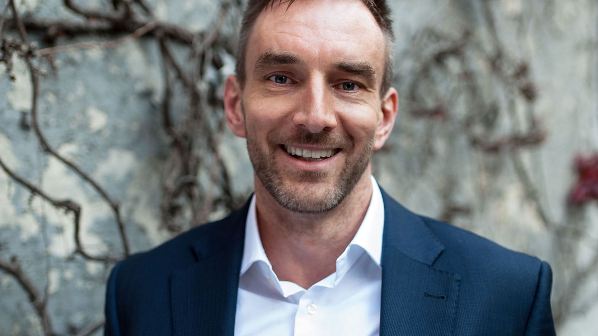 Snowball Momentum: Building Business Startups