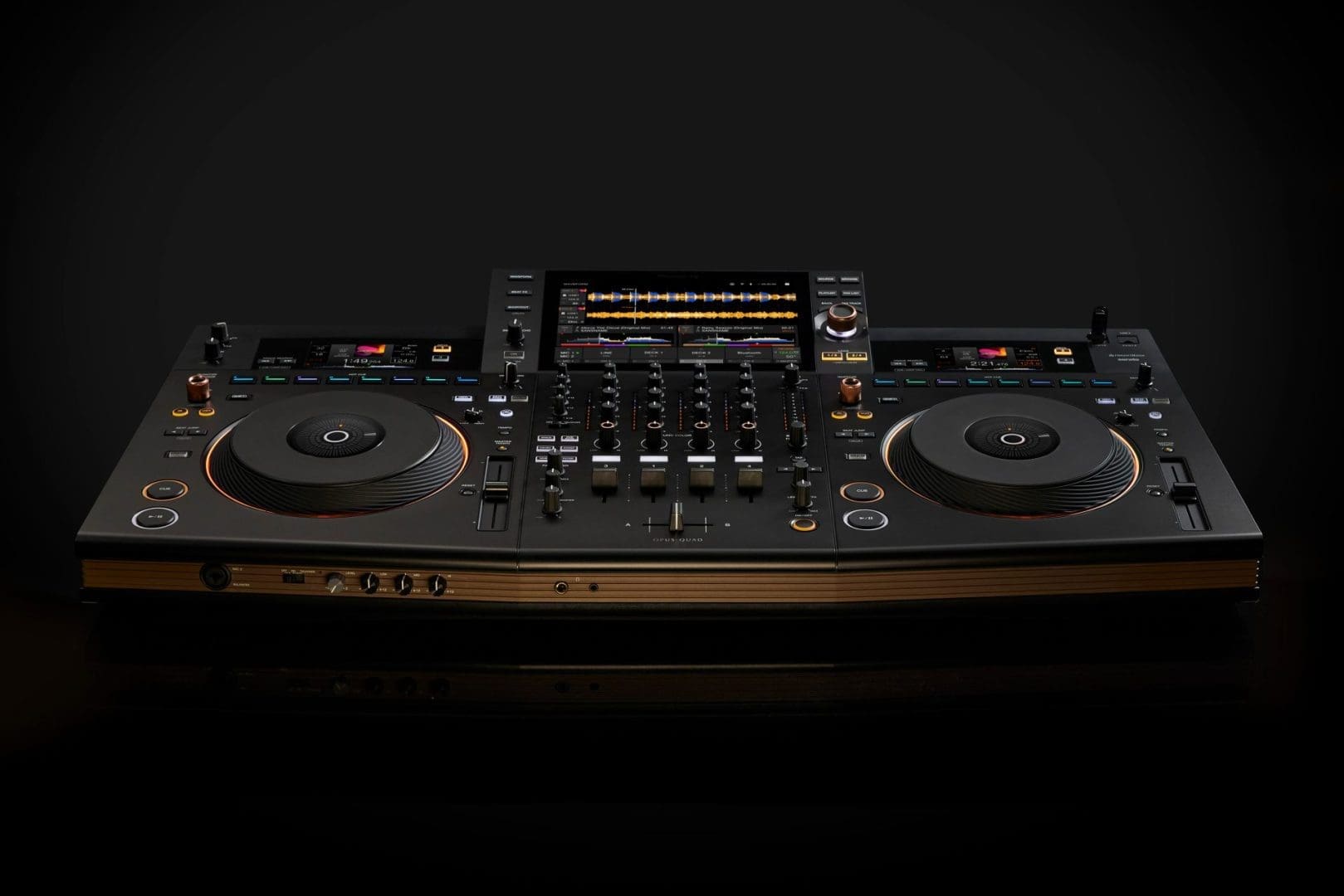 A New DJ System That’s Easy On The Eyes As Well As Ears